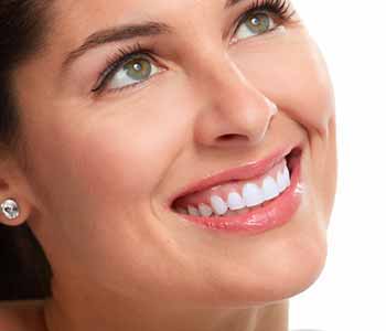 At Burloak Dentistry in Oakville, Dr. Shefali Tuli and her staff provide professional teeth whitening services. 